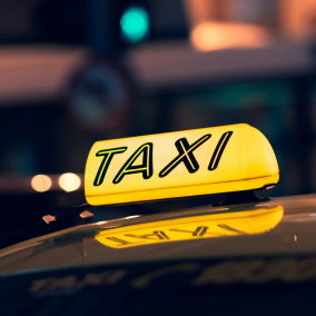 У Києві зменшилася кількість таксі через мобілізацію: подробиці