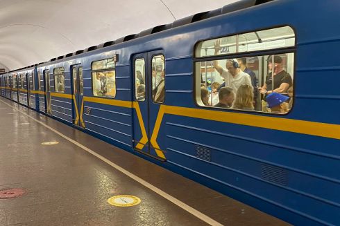 С 15 мая интервалы между поездами метро станут меньше