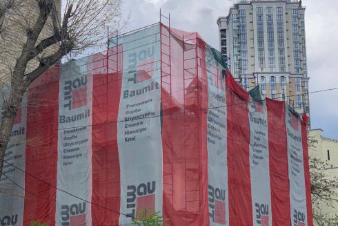 Після вилучення техніки історичний “будинок з комахами” продовжують розбирати вручну