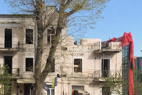 Забудовник розібрав частину третього поверху «будинка з комахами»