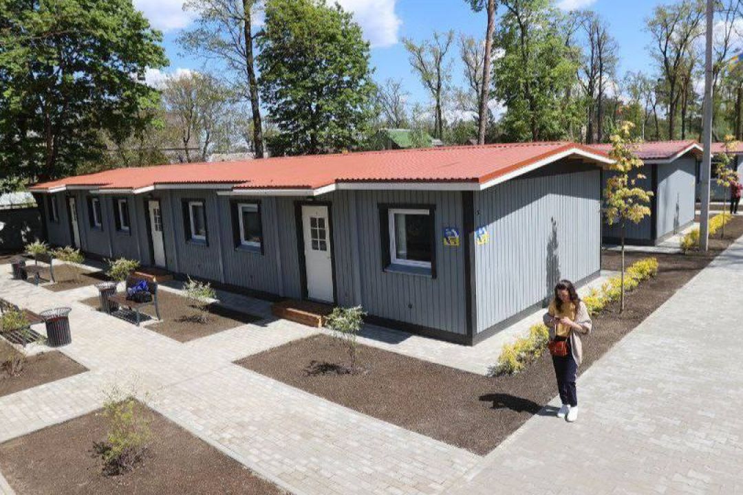 В Ирпене открыли новый модульный городок