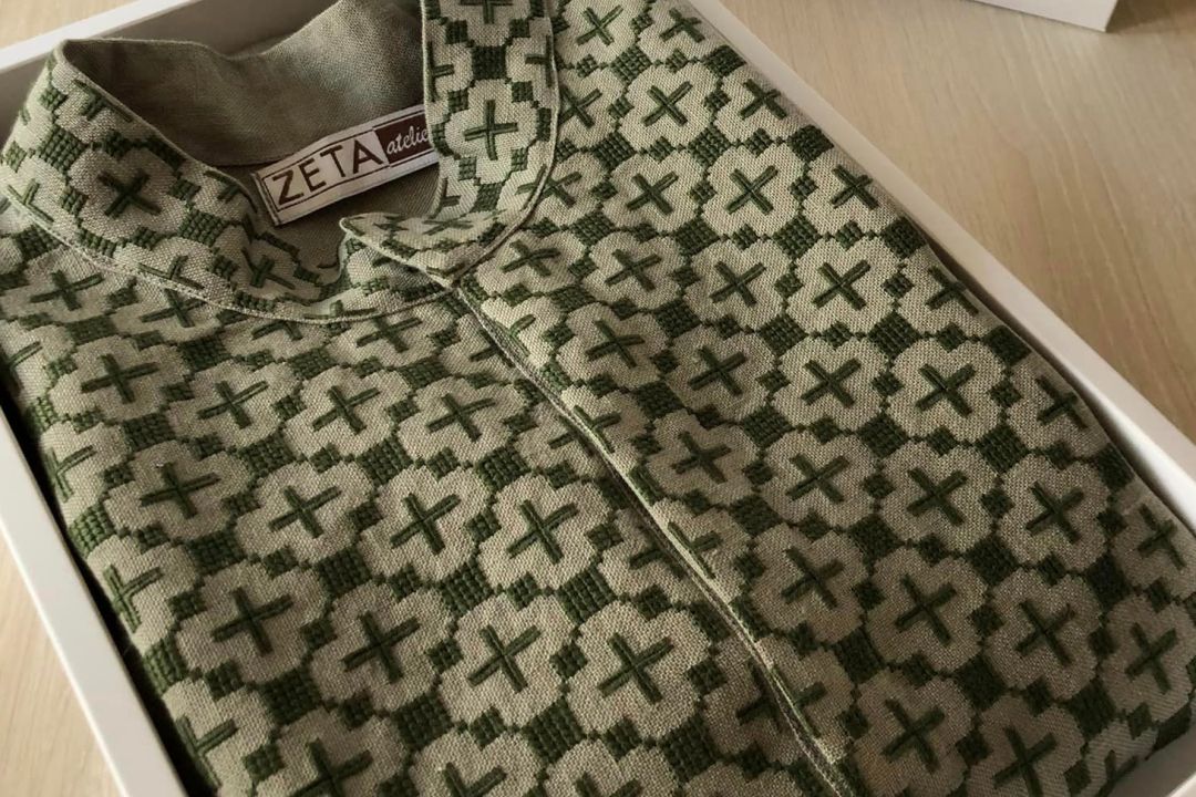 У Львові створили вишиванку у стилі мілітарі та подарували її Залужному