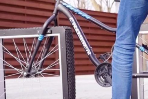 Украинский инженер создал велосипед с квадратными колесами