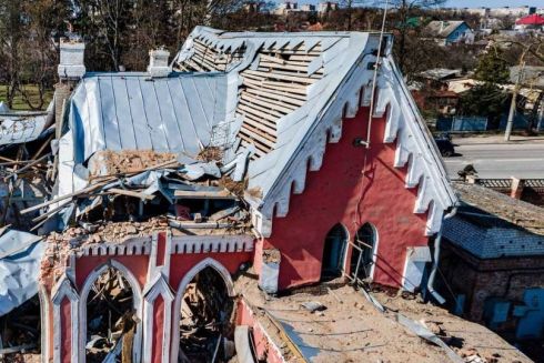 У Чернігові відновлюють історичну будівлю, частково зруйновану авіабомбою