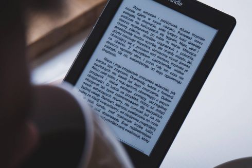 У поїздах «Укрзалізниці» з'явилася онлайн-бібліотека для пасажирів