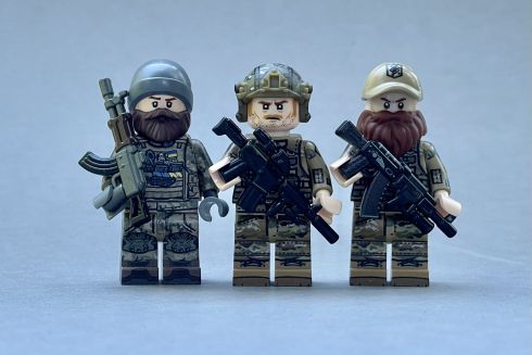 Захисникам «Азовсталі» присвятили фігурки LEGO