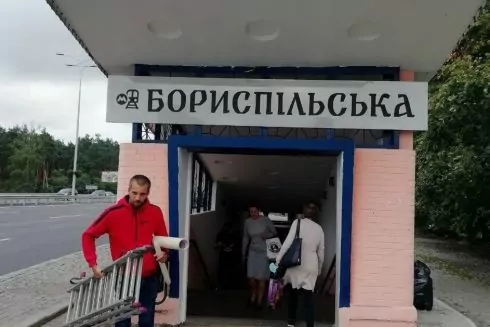 Київський дизайнер розробив новий шрифт для зупинок замість російського