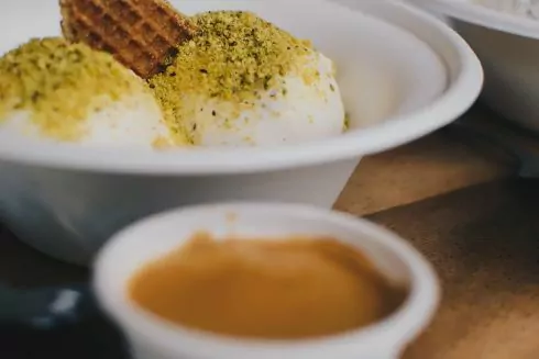 Аффогато: летний десерт с кофе за 3 минуты