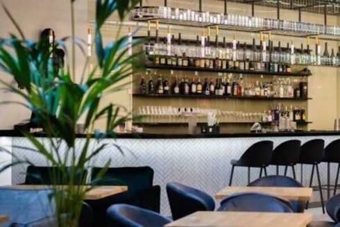 У меню каштановий суп та піца з червоною ікрою: у Бучі відкрився ресторан "Gallerist"