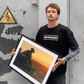 Український фотожурналіст втратив ногу від удару дрона — колеги збирають на реабілітацію