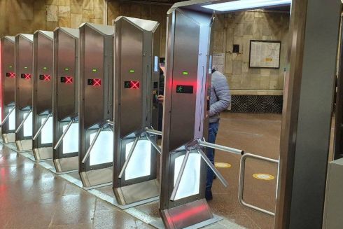 На станції «Героїв Дніпра» встановили нові турнікети