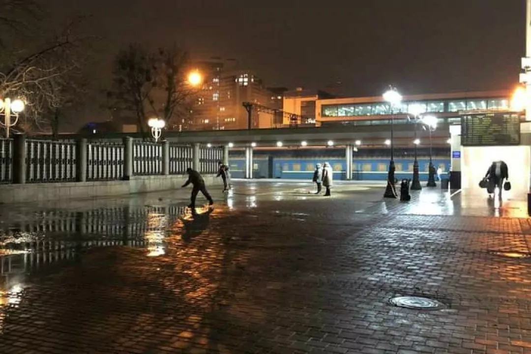 Возле центрального вокзала снесли МАФы с игральными салонами