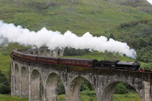 Шотландське село з "Гаррі Поттера" потерпає від туристів — усе через віадук