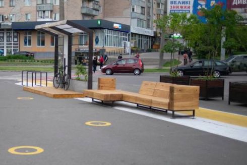 У Чернігові відкрили громадський простір з велопарковкою та зоною для відпочинку