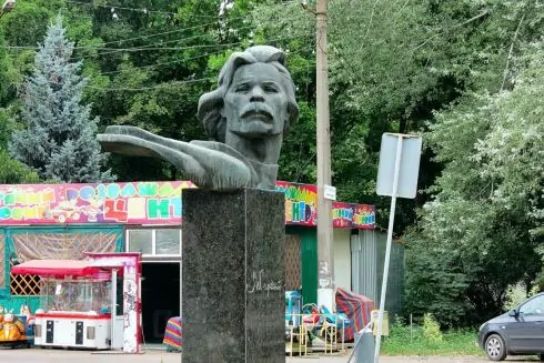 В Одессе снесут памятник Горькому