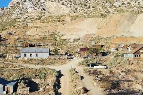 Американец восстанавливает заброшенный город в Калифорнии. Он купил его за $1,4 миллиона