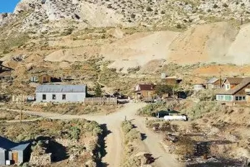 Американец восстанавливает заброшенный город в Калифорнии. Он купил его за $1,4 миллиона