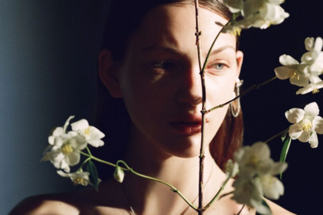 Дует фотографів Synchrodogs зняв колекцію прикрас для Gunia