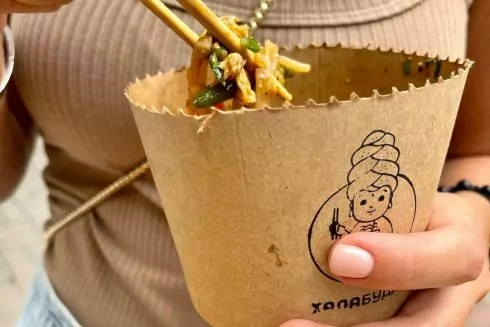 Возле &laquo;Дворца спорта&raquo; открылось заведение &laquo;Халабудда&raquo; с азиатским и средиземноморским стритфудом