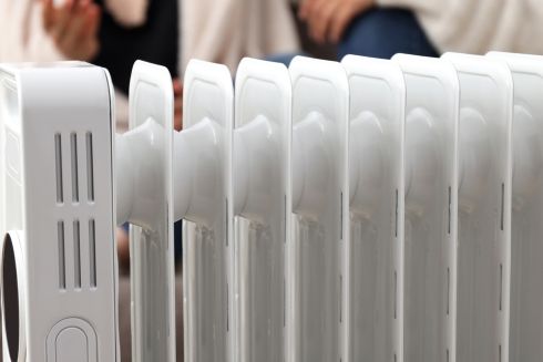 Третина будинків у Києві вже з теплом. Половині киян повернули світло – Кличко