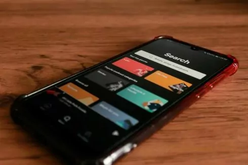 В Украине стали доступны подкасты от Spotify