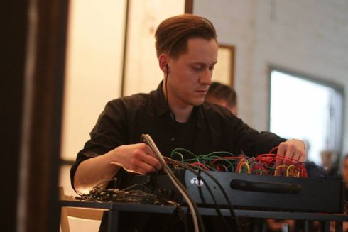 Украинский музыкант Heinali посвятил альбом Киеву. В нем – звуки ночной Борщаговки, касс «Сільпо» и птиц в ботсаду