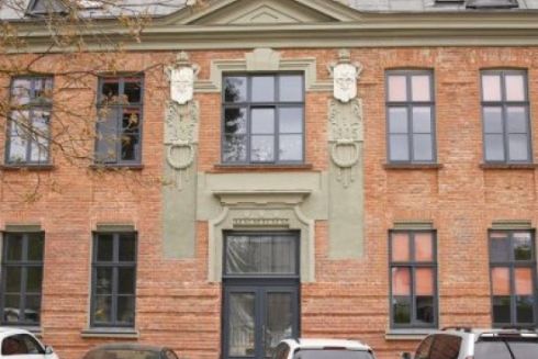 У відновленій історичній будівлі на Львівщині відкрили хостел: дивіться, як він виглядає