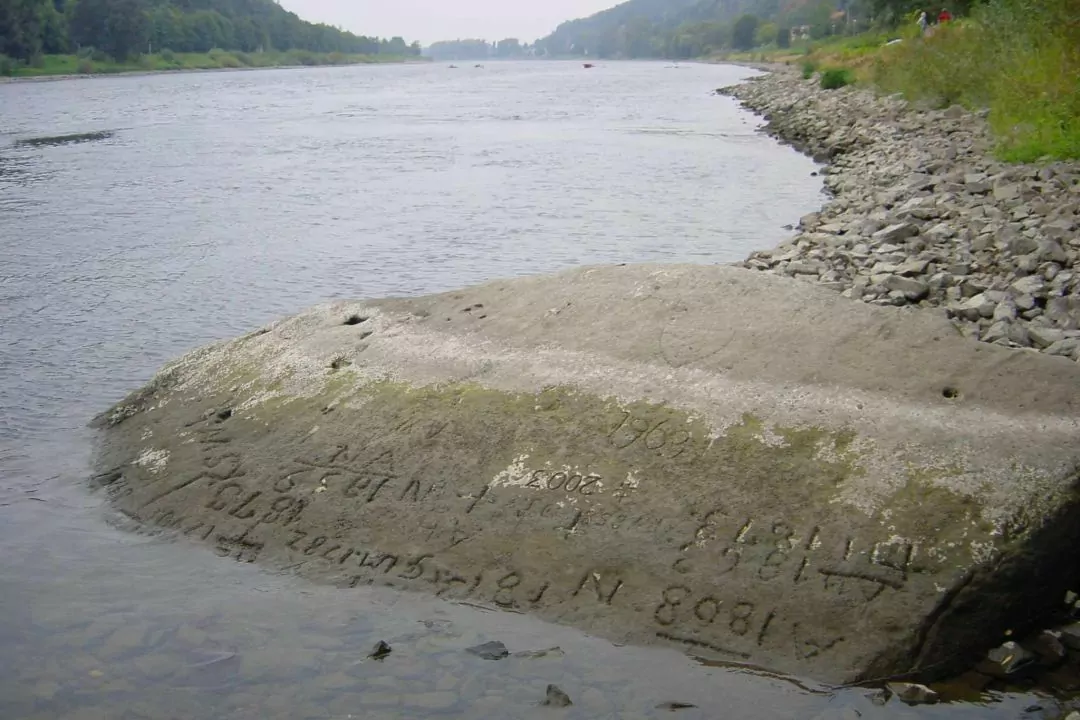 У Німеччині через посуху з-під води знову з&rsquo;явилися &laquo;камені голоду&raquo;