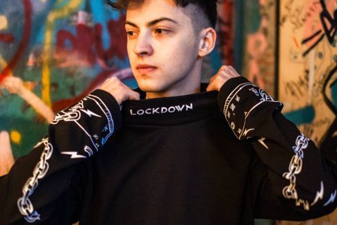 Бар HVLV запустил продажу мерча, чтобы пережить локдаун