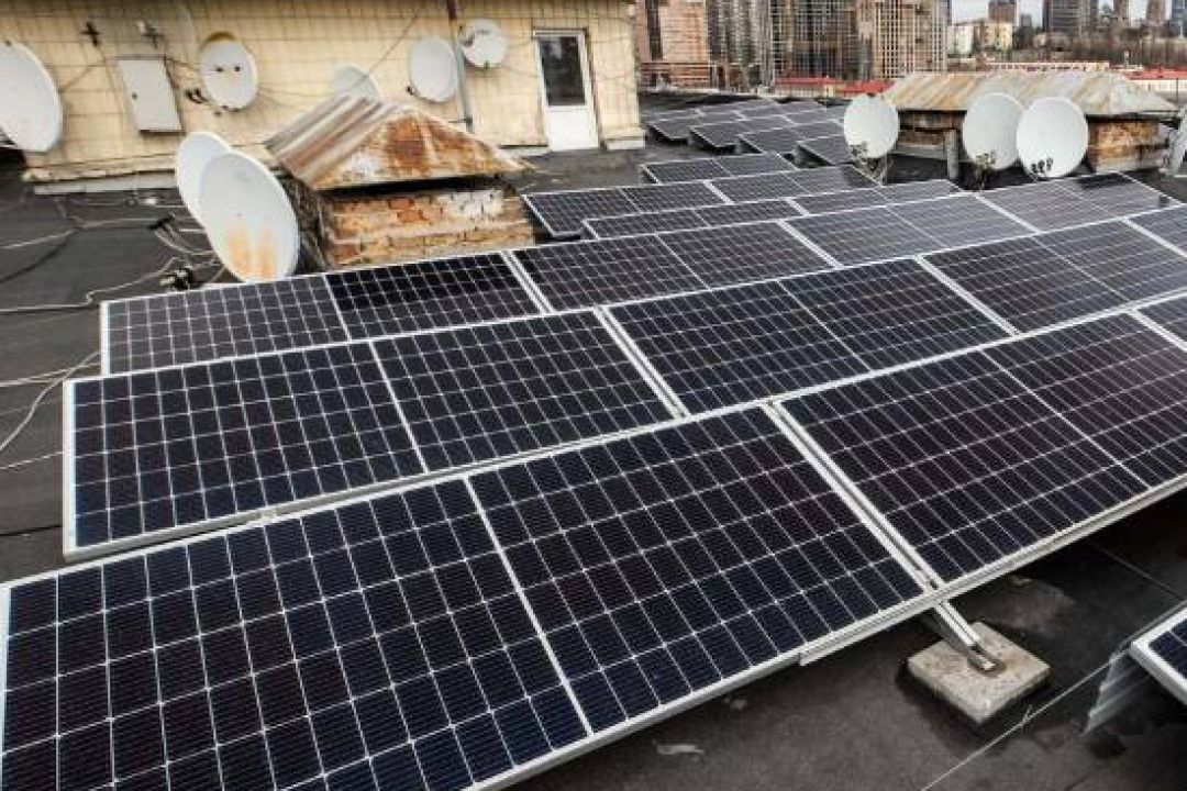 Уряд скасовує мита та податки на імпорт генераторів і сонячних панелей