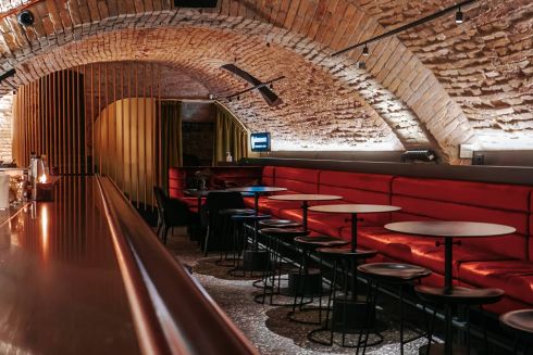 На Контрактовій на місці «Банки» відкривають новий бар Platz Bar