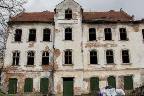 Львів’янка викупила занедбану історичну будівлю, щоб відновити її