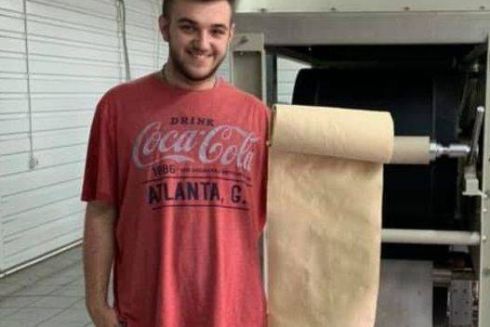 В Украине планируют запустить первую в мире линию по переработке опавших листьев в бумагу