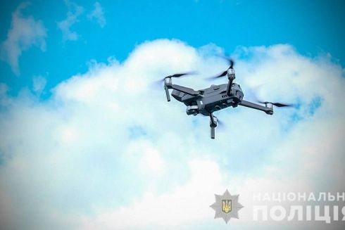 У Києві поліція почала використовувати дрони і катери для пошуку порушників карантину