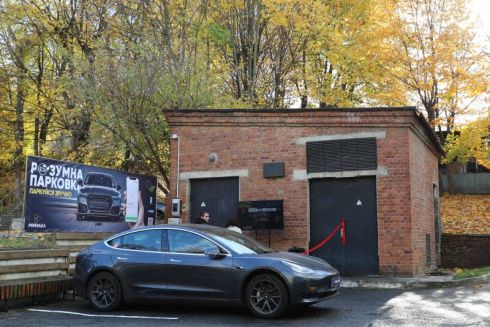 Во Львове обустроили первую смарт-парковку, которая контролирует количество свободных паркомест