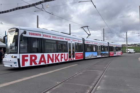 Франкфурт запустив трамвай із пейзажами Львова на знак солідарності з Україною