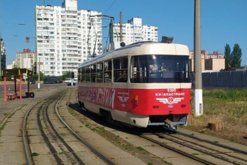 У Києві вийшов на маршрут відремонтований трамвай Tatra T3: що змінилося