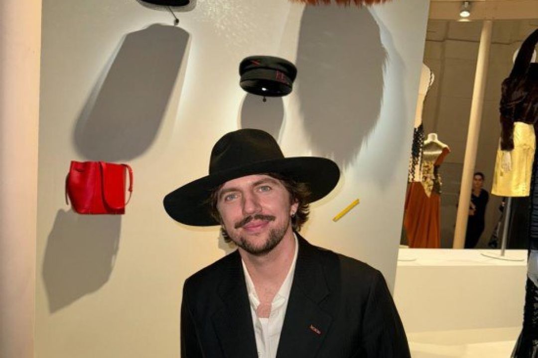 Капелюхи українського дизайнера Руслана Багінського виставили як музейні експонати у Луврі