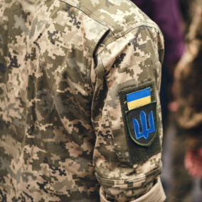 Ветерани й ветеранки можуть безкоштовно навчитися водінню автомобіля: як подати заявку