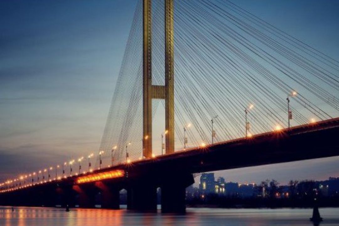 У Києві дозволили рух Південним мостом з лівого на правий берег