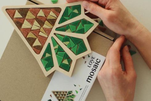 Київська майстерня створила набір для мозаїки: половина коштів піде на реставрацію панно в центрі міста