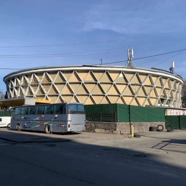 Модерністський “ринок-шайбу” на Солом'янці можуть знести, аби забудувати
