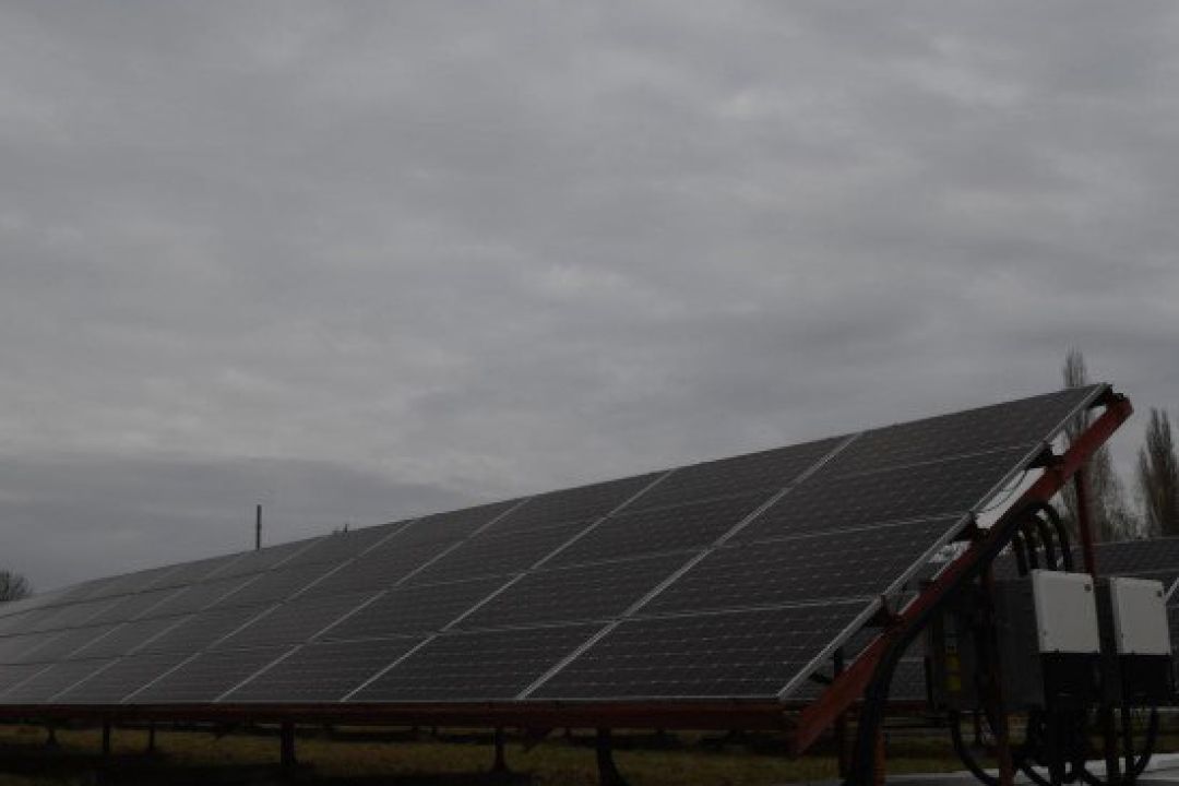 У Чорнобильській зоні відкрили першу сонячну електростанцію. Влітку запустять ще одну