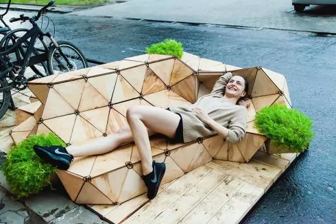 В Украине создали первый парклет: что это и зачем он нужен