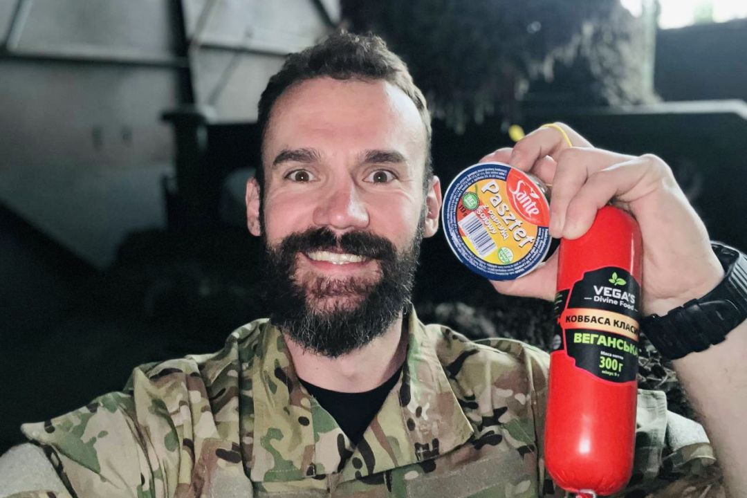 Як волонтери готують і доставляють веганські страви для ЗСУ