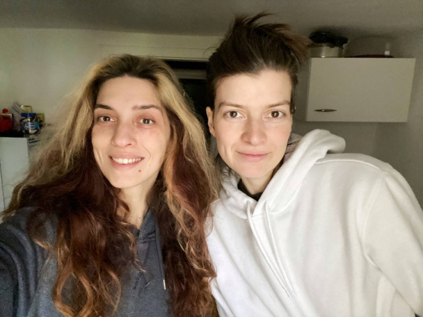 «Мы вывезли из Киева 44 кошки и собаку»: киевлянки Оля и Женя Драч – о спасении животных во время войны