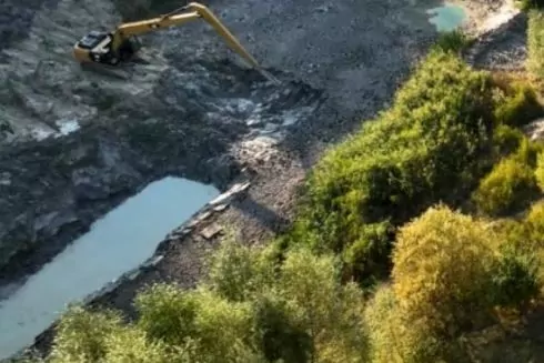 На Виноградарі почали відновлювати озеро Синє: фото