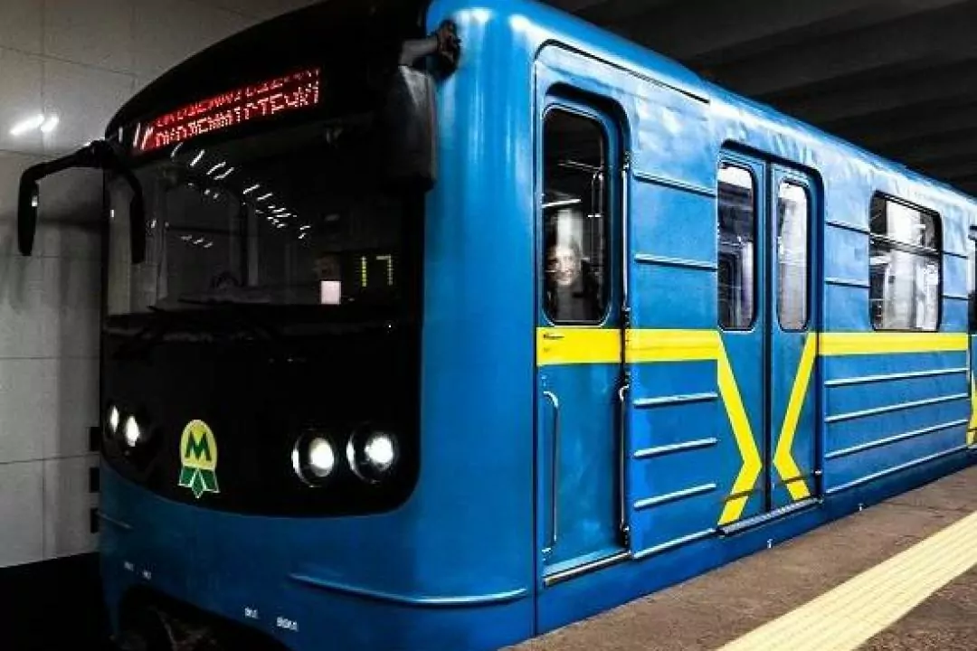 Кияни просять збільшити кількість рухомого складу в метро &mdash; петиція