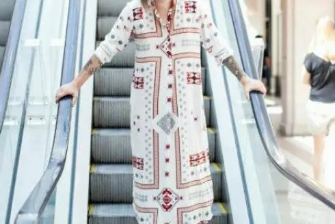 Сукня в підлогу з Goldenbrown і космонавт з UaMade