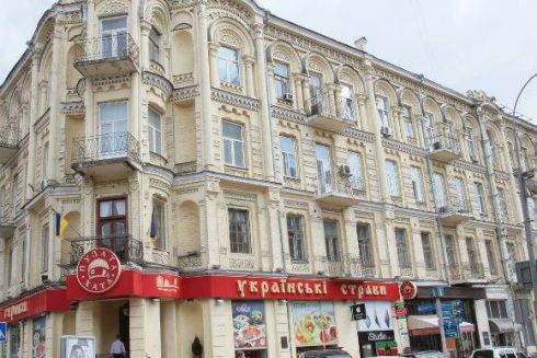 Було/стало: Басейну очистили від незаконної реклами